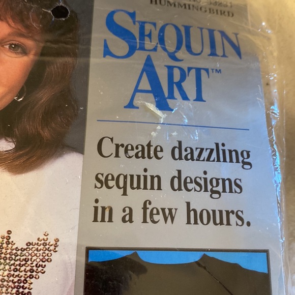 Vtg DISTLEFINK DESIGNS SEQUIN ART
Fold-N-Fill Craft Kit
Hummingbird#33231 - Picture 4 of 5